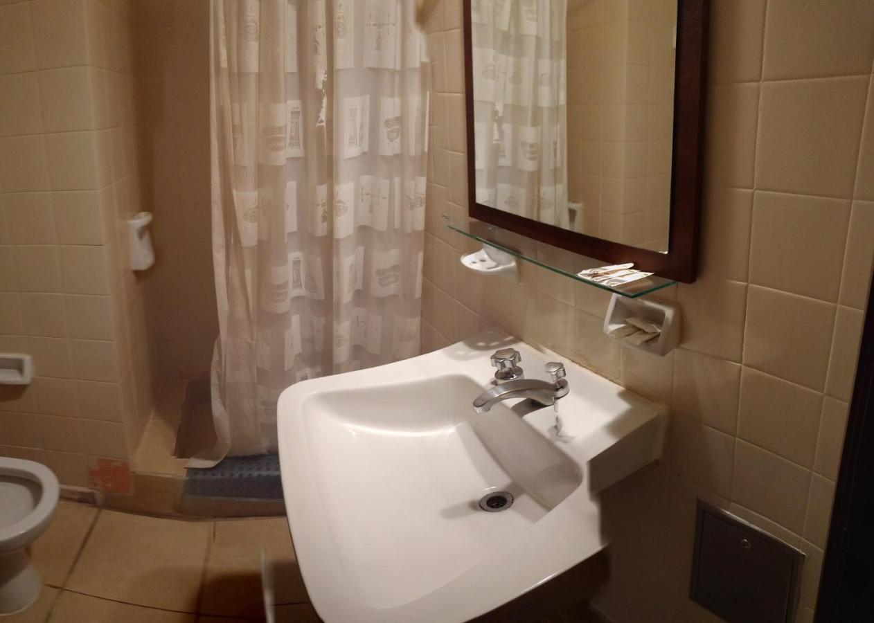 Crystal Hotel Сальта Екстер'єр фото